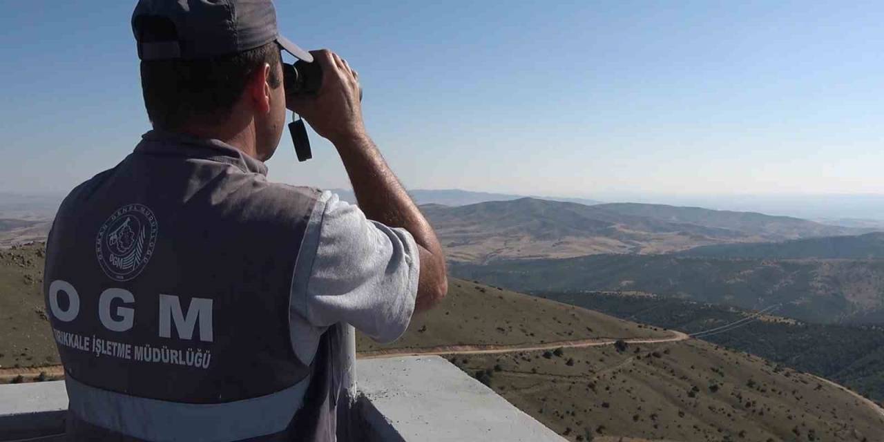 Keskin Gözler Yeşil Doğanın Üzerinde: Bin 760 Rakımlı Zirvede Yangın Nöbeti Tutuyorlar