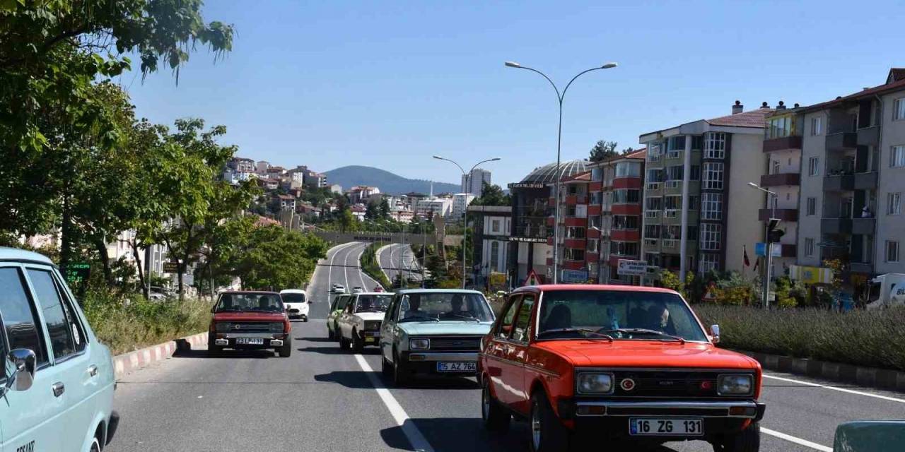 Klasik Otomobil Tutkunları Bilecik’te Buluştu