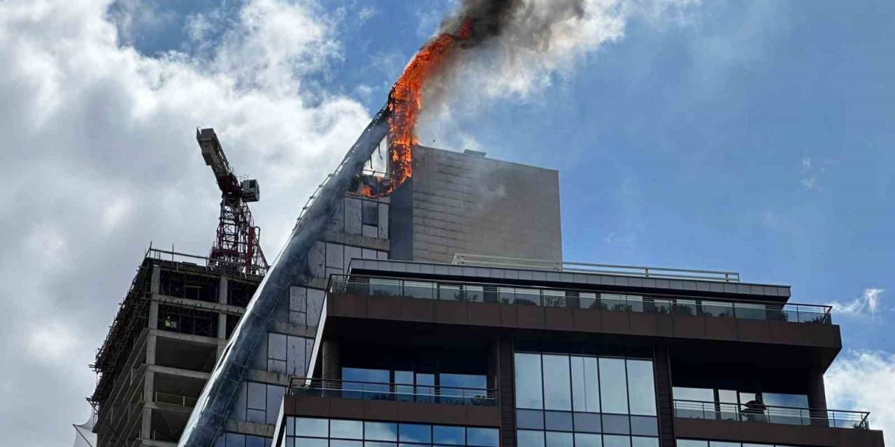 Ataşehir’de 17 Katlı İş Merkezinde Yangın