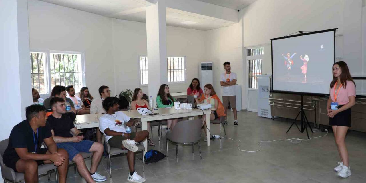 Avrupalı Öğrenciler Türk Kültürünü Tanıyor