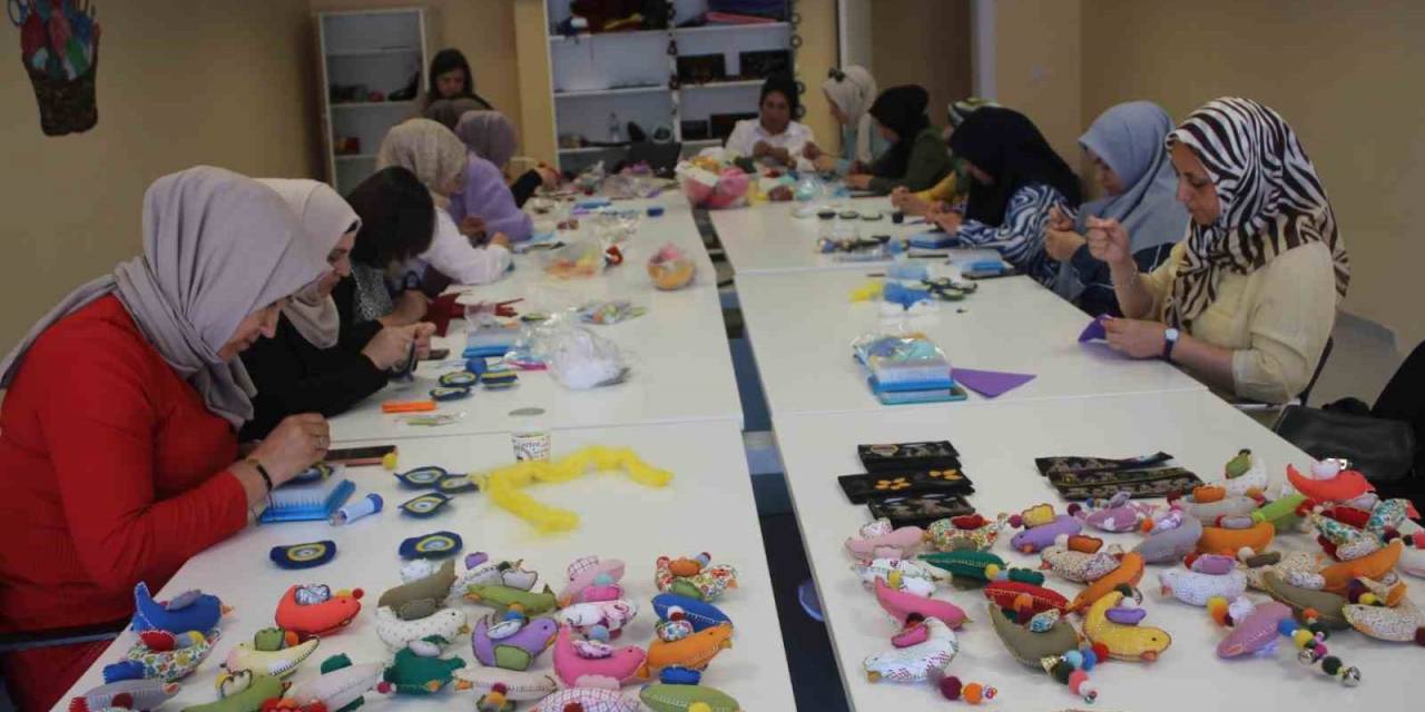 Kadınlar Hem Üretiyor Hem Kazanıyor