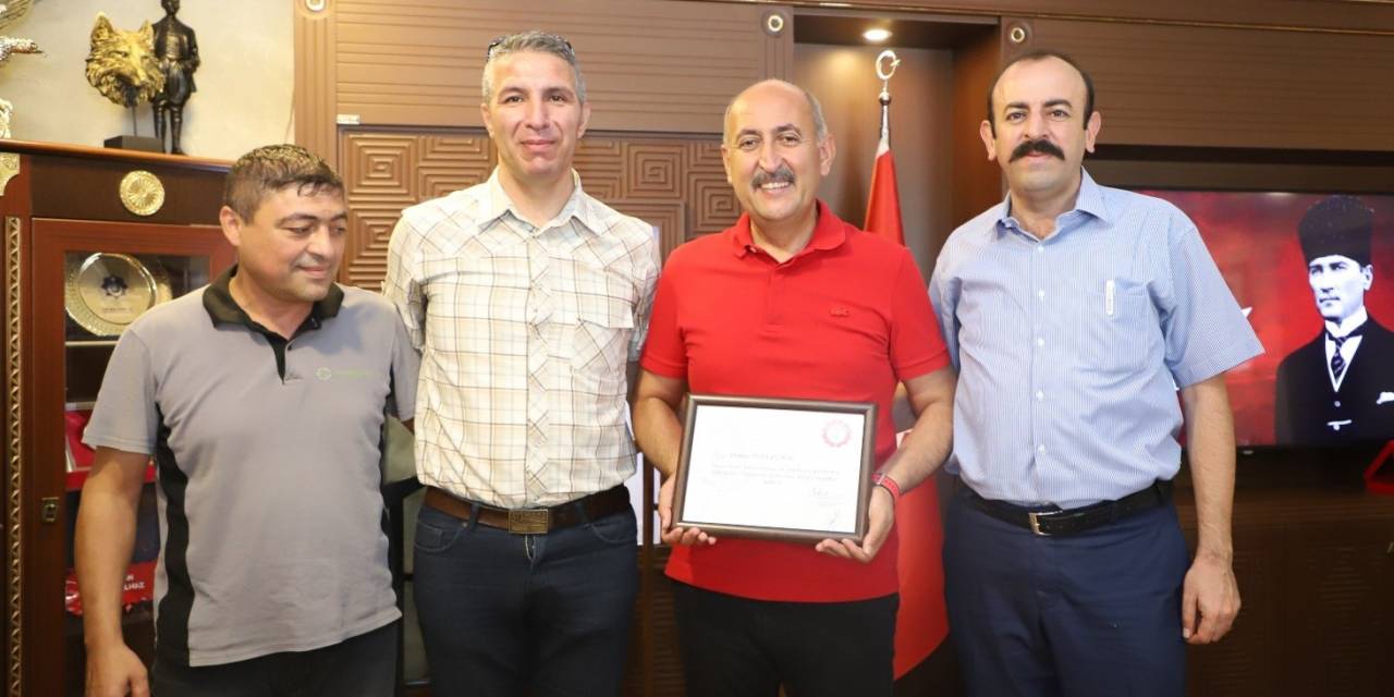 Alevilerin Takdirini Toplayan Mhp’li Belediye Başkanına "teşekkür Beratı"