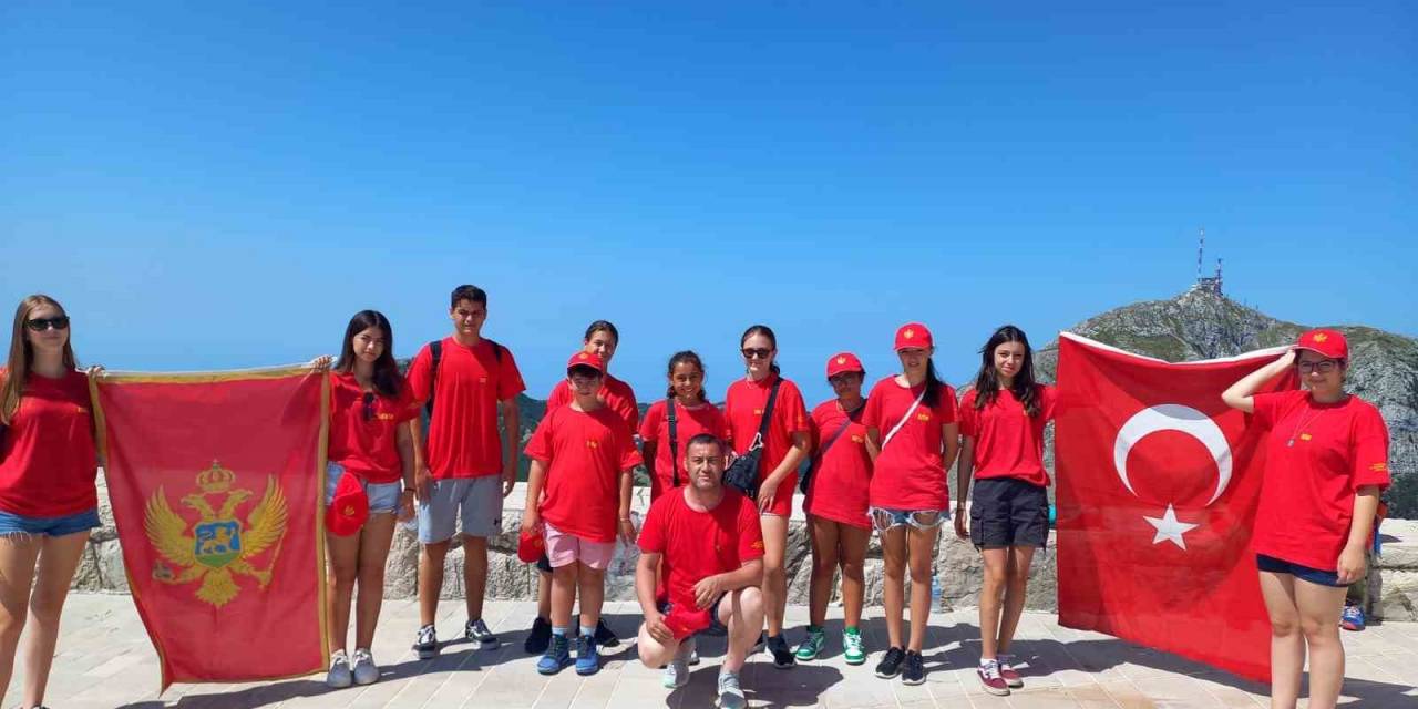 Burhaniye Ekibine Karadağ Ödülü