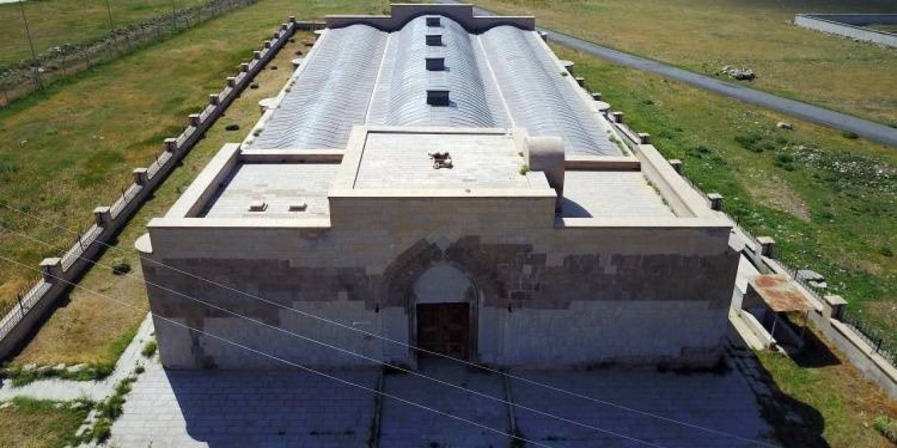 Iğdır Üniversitesi Ejder Kervansarayı’nı Bünyesine Kazandırmak İçin Ön Kabul Aldı