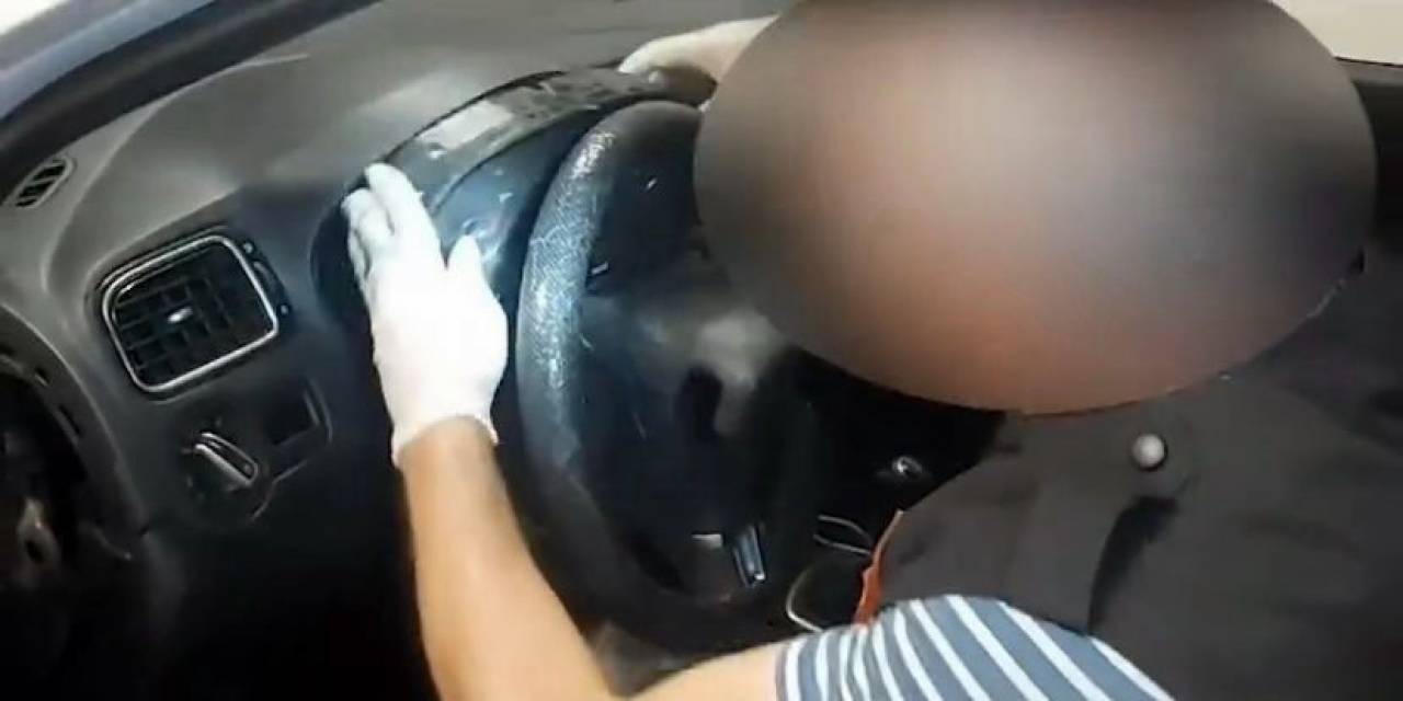 Uyuşturucuyu Otomobilin Kadranının Arkasına Saklamış