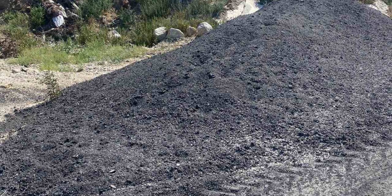 Yol Kenarına Bırakılan Atıklar Vatandaşları Tedirgin Etti