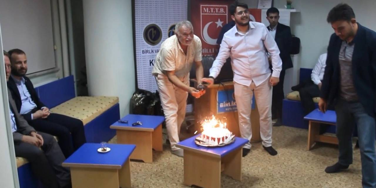 Depremzede Merve’ye Canlı Yayınla Doğum Günü Sürprizi