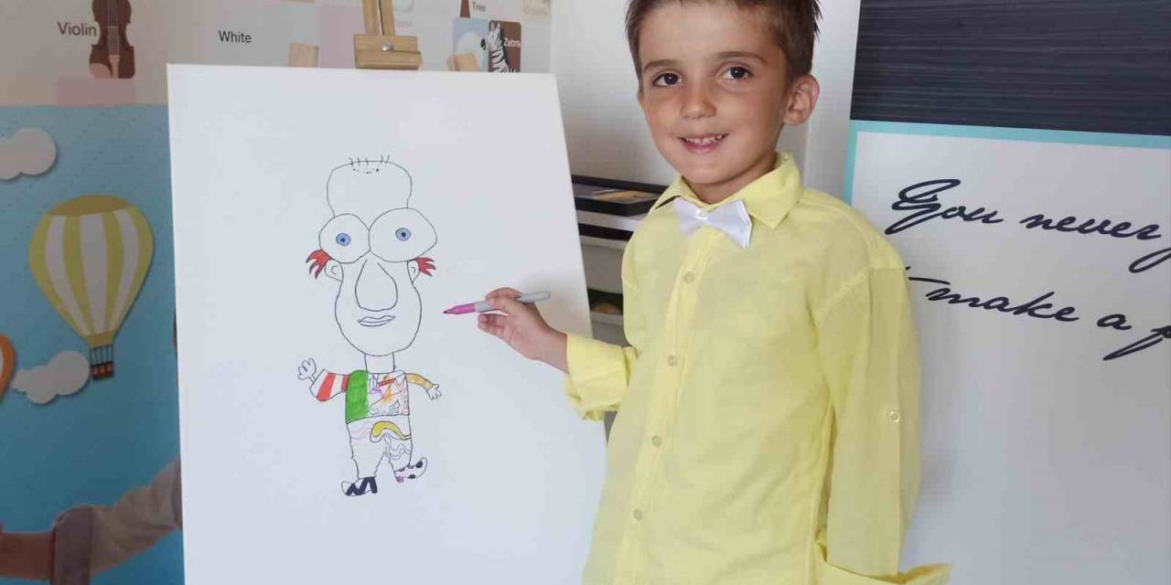 Gördüğünü Resmediyor, 7 Yaşında 3 Yaşından Bu Yana Karikatür Çiziyor