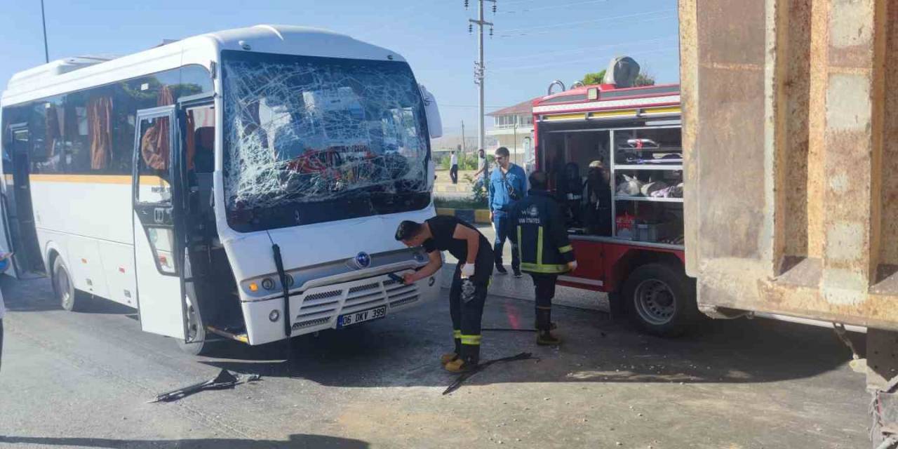 Van’da Trafik Kazası: 3 Yaralı