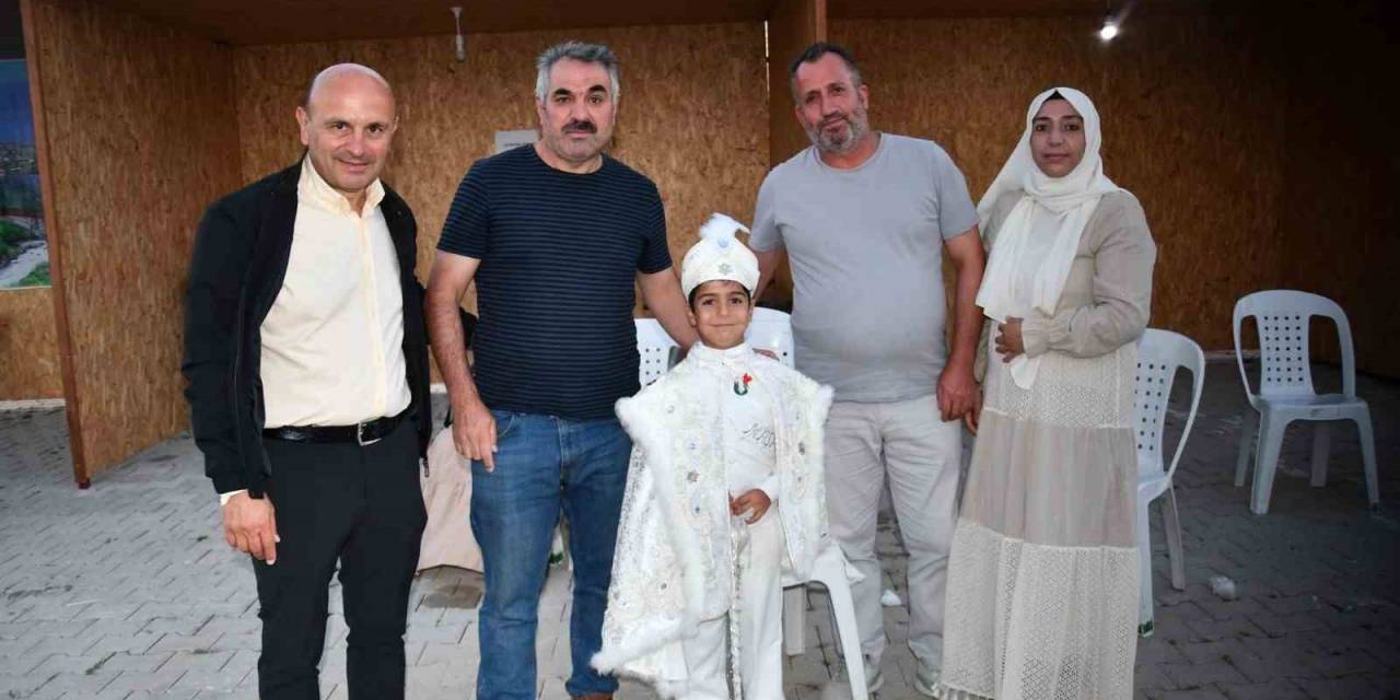 Altınova’da Sünnet Şöleni Coşkusu