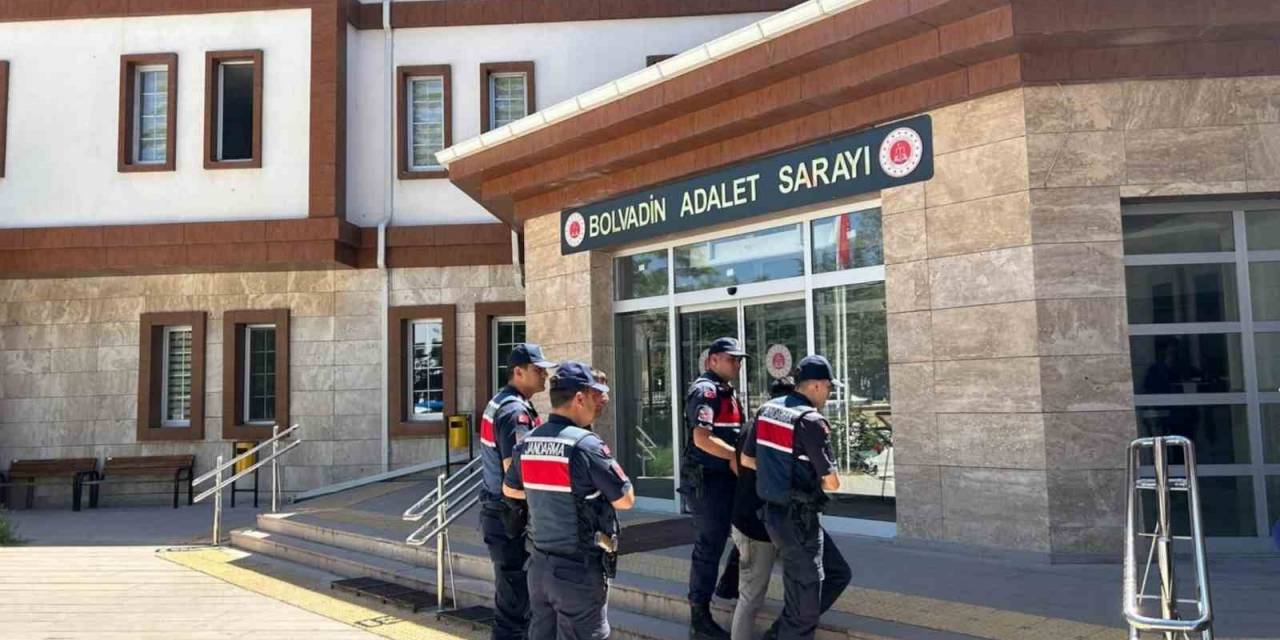 218 Saatlik Kamera Görüntüsünü İzleyen Jasat Motosiklet Hırsızlarını Yakaladı