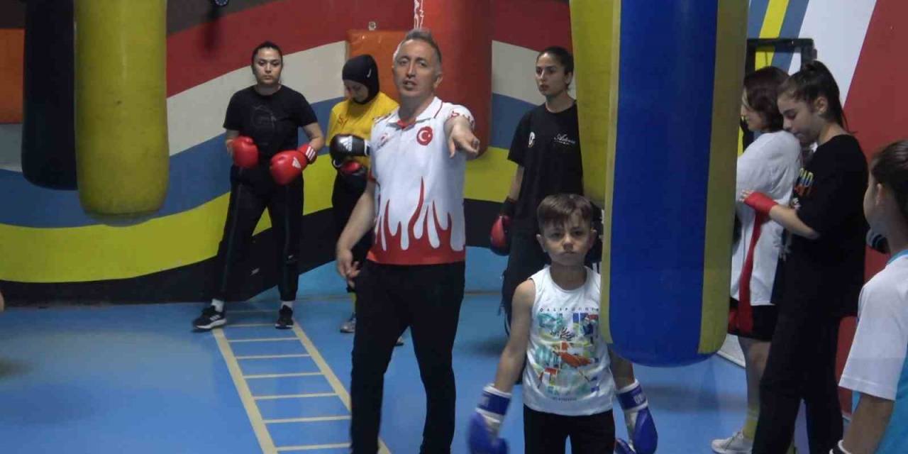 Yıldız Kadın Boksörlerde Hedef Dünya Şampiyonluğu