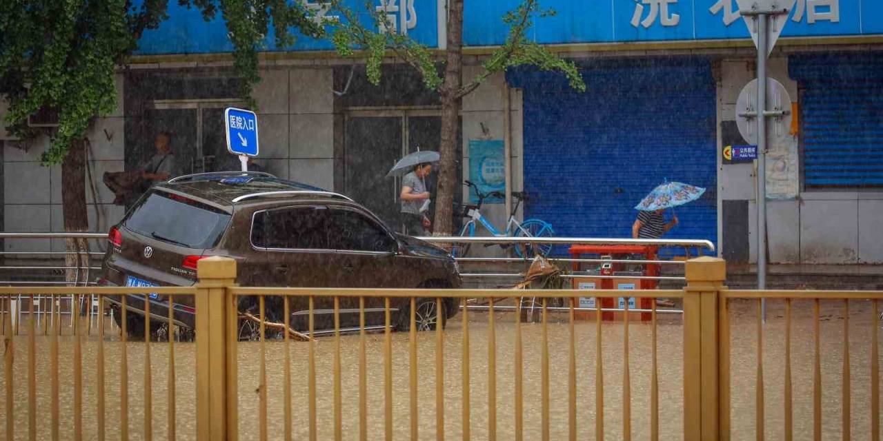 Pekin’de Selde 11 Kişi Öldü, 27 Kişi Kayıp