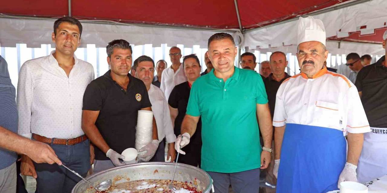 Alanya Belediyesi 5 Bin Kişilik Aşure Dağıttı
