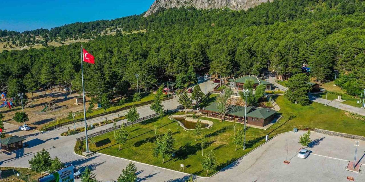 Kefe Yaylası Temiz Hava Ve Serinlik Arayanların Gözdesi Oldu