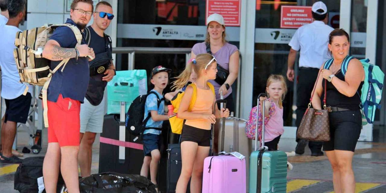 Temmuz Ayında Antalya’ya 2 Milyon 660 Bin 420 Turist Geldi