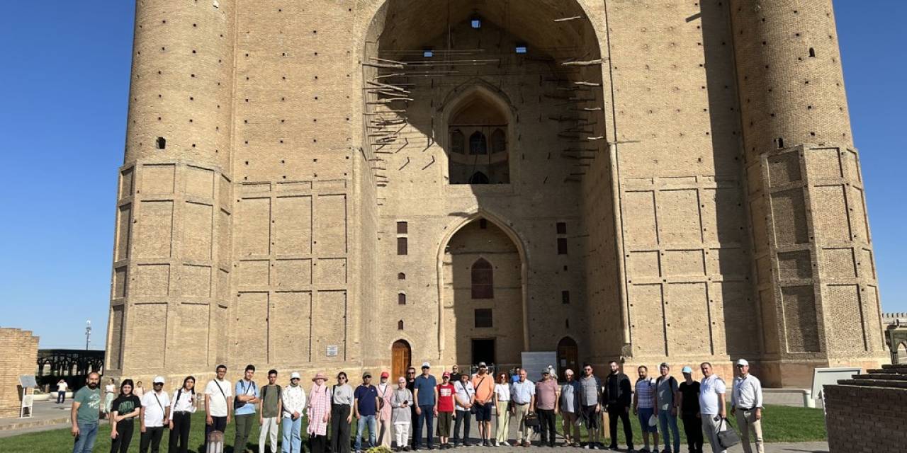 Dereceye Giren Öğrenciler, İki Ülke Gezdirilip Beş Farklı Şehirle Ödüllendirildi