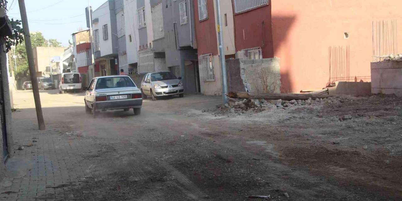 Batman’da Bozuk Yollar Mahalleliyi Bezdirdi