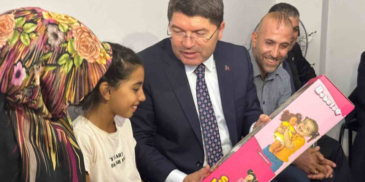 Bakan Tunç İle Miray Arasında Gülümseten ‘cumhurbaşkanı’ Diyaloğu