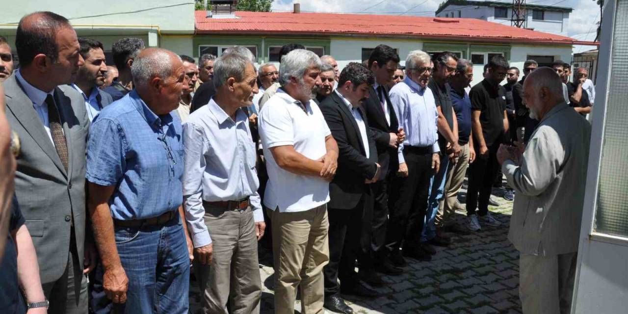 Asker Oğlunu Gördü, Otobüs Kazasında Hayatını Kaybetti