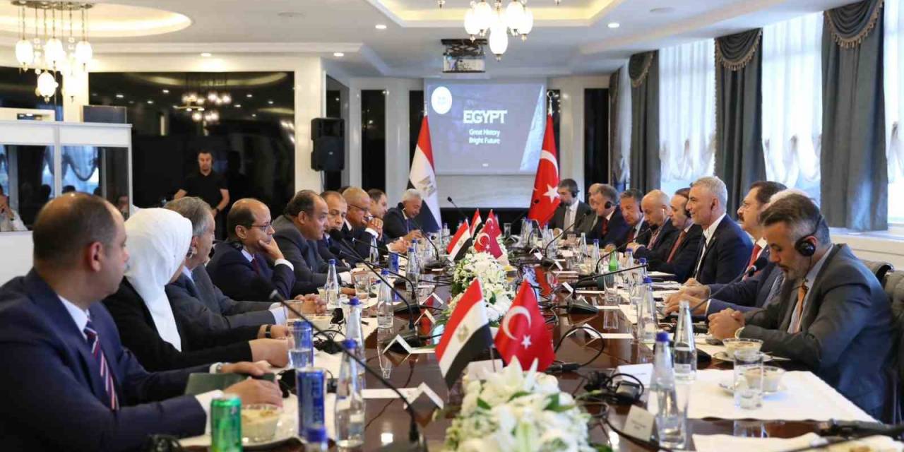 Ticaret Bakanı Bolat, Mısırlı Mevkidaşı İle Bir Araya Geldi: “ekonomik İlişkilerimizde Yeni Bir Yol Haritası Belirledik”