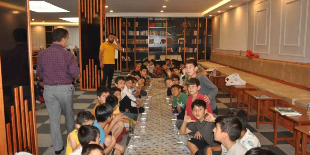 Bulanık’ta Kur’an Kursu Öğrencilerine Aşure