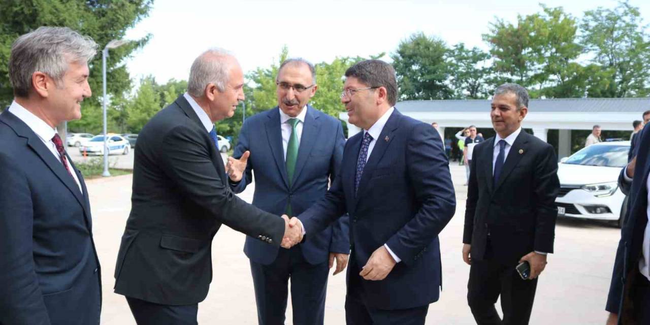 Bakan Tunç, Rektör Göktaş İle Bir Araya Geldi