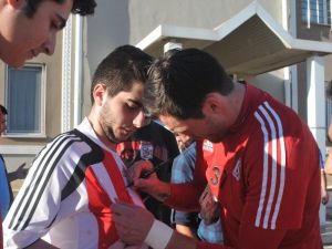 Sivasspor Taraftarlarından Futbolculara Yoğun İlgi