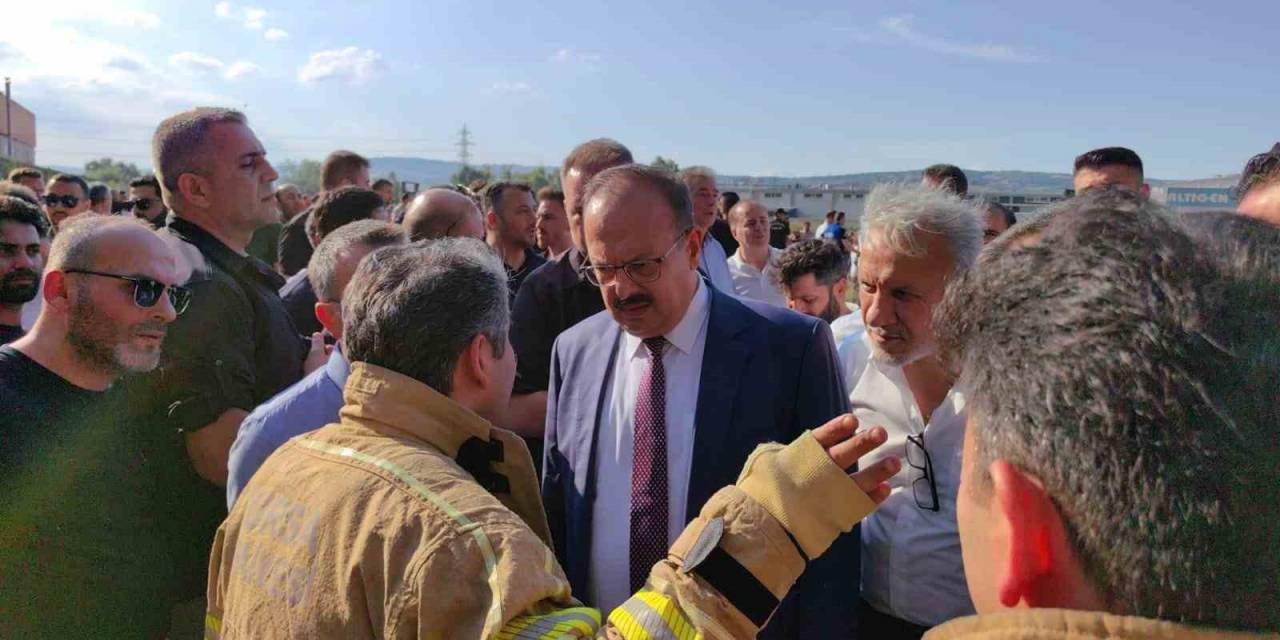 Bursa’daki Yangına 3 Helikopter Havadan Müdahale Ediyor