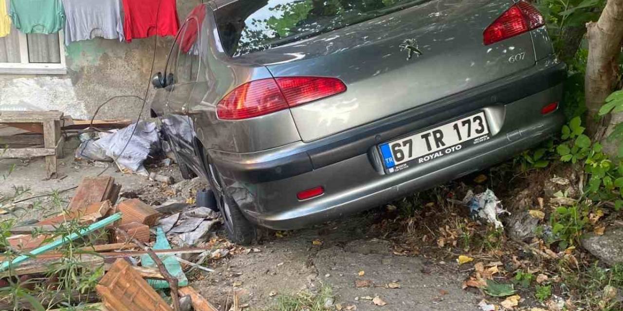 Fren Yerine Gaza Bastı: 2 Yaralı
