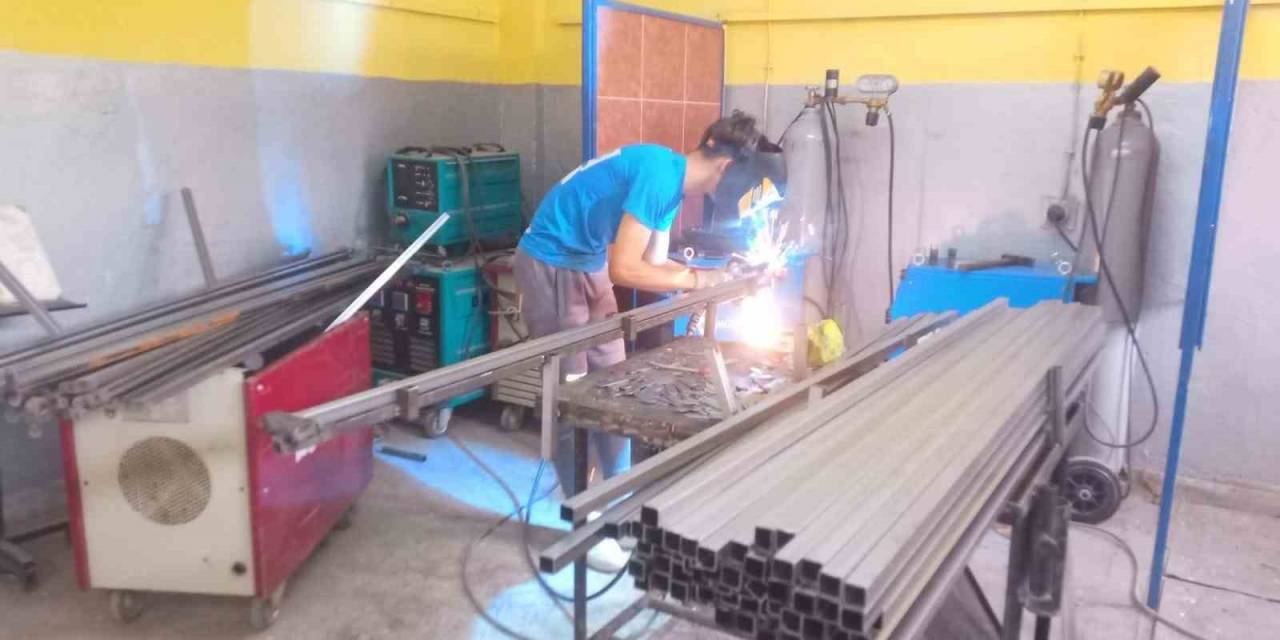 Gediz’de Sanayi, Belediye Ve Okul Birlik Oldu, Ciro 2 Milyonu Buldu