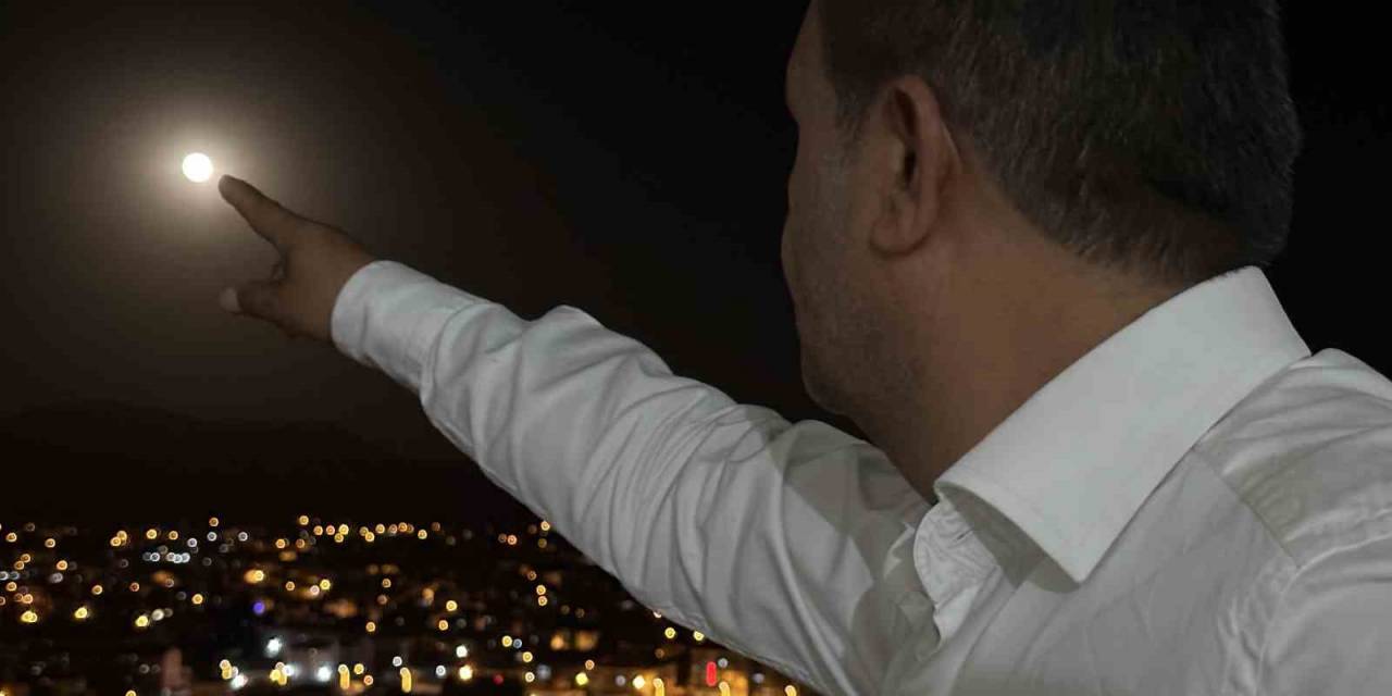 Yüksekova’da Dolunay Kendine Hayran Bıraktı