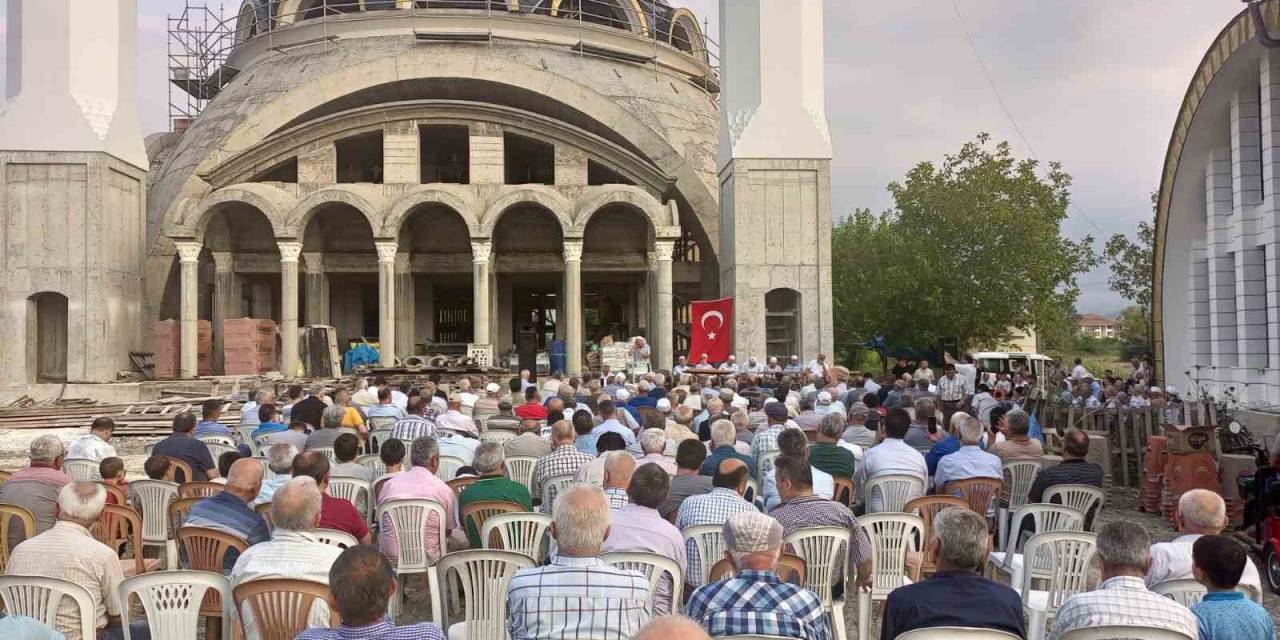 Aşure Etkinliğinde Bir Araya Geldiler