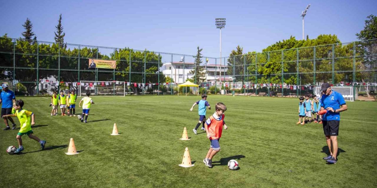 Mersin’de Futbol Kursları Devam Ediyor