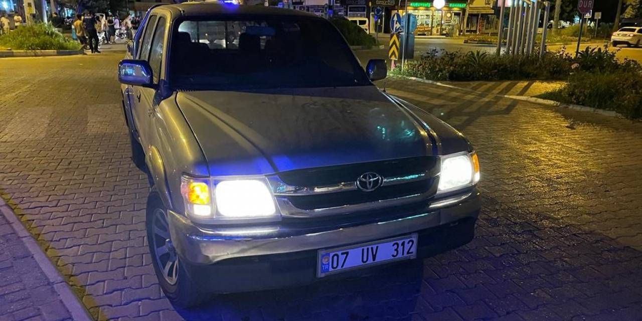 Kamyonet İle Motosiklet Çarpıştı: 1 Yaralı