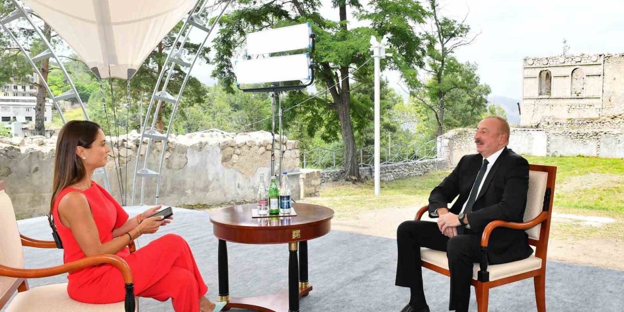 Aliyev: “ermenistan, Toprak Bütünlüğümüz İle İlgili Tüm İddialarını Bir Kenara Bırakırsa, O Zaman Kısa Sürede Bir Barış Seçeneği Bulabiliriz”