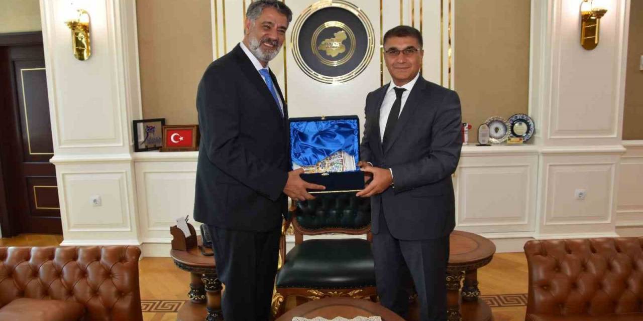 Rektör Polat’tan Vali Gürel’e Veda Ziyareti