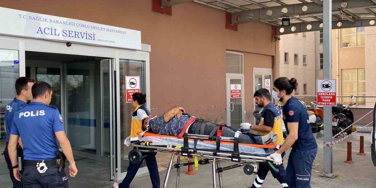Üzerine 1 Ton Yük Düşen Şoför Yaralandı