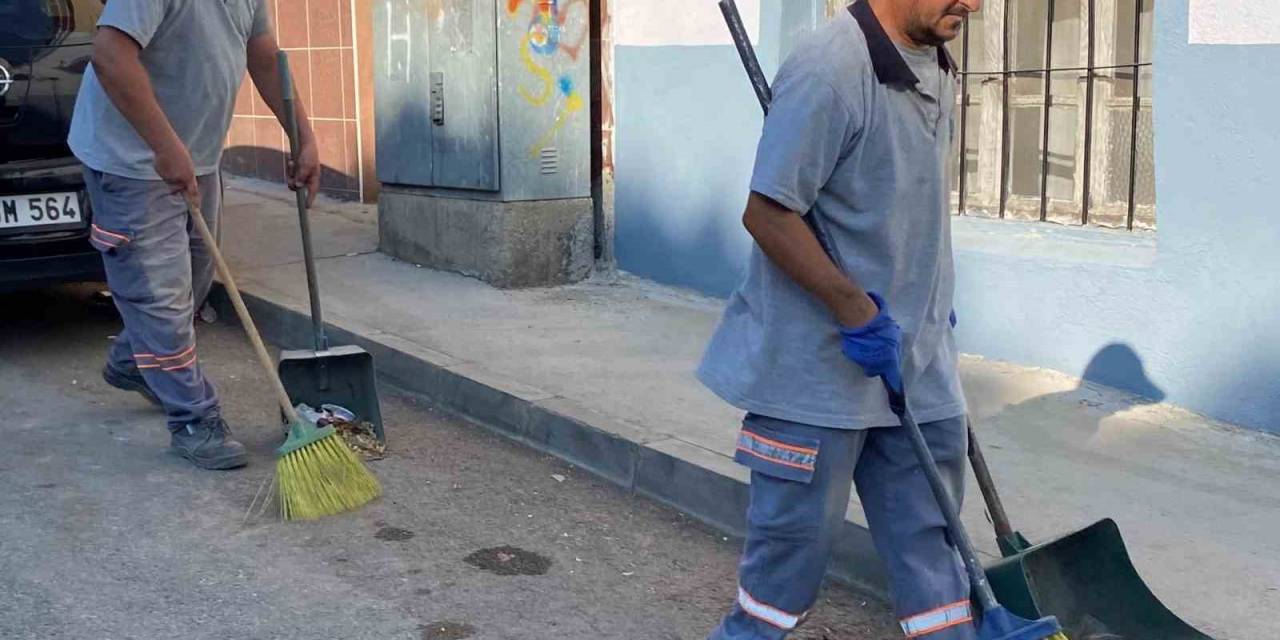 Alaşehir’de Her Caddeye Temizlik Ekibi