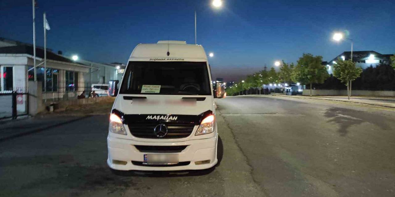 Minibüsü Polis Noktasına Bırakıp Kaçtı, Cezası Ağır Oldu
