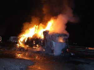 Sakarya’da Tır Yangını:1 Ölü