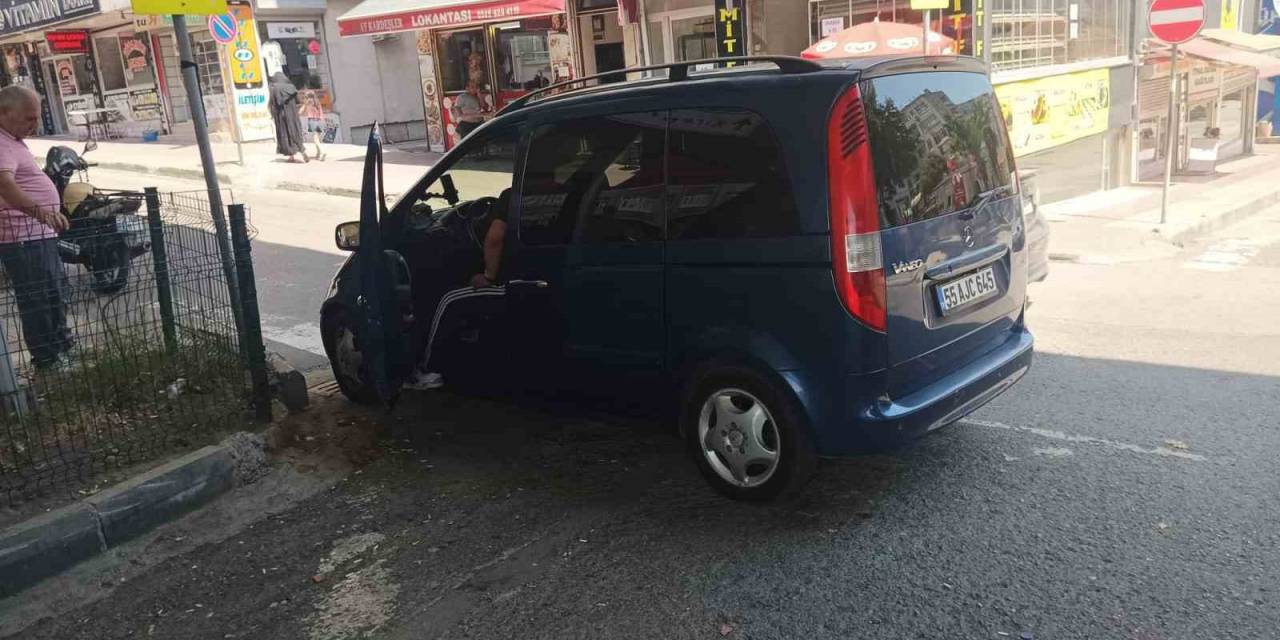 Aracında Uyuya Kalan Şahıs Polisleri Alarma Geçirdi