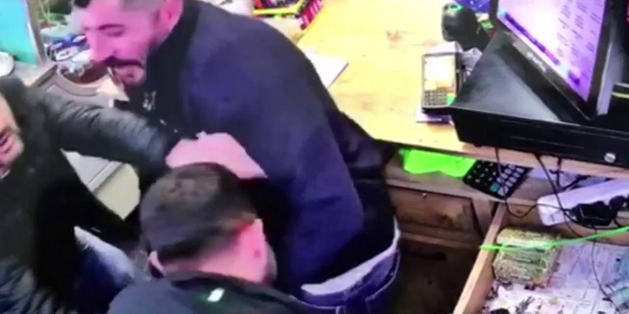 Esenyurt’taki Korkunç Cinayete İlişkin Yeni Görüntü Ortaya Çıktı: Saldırganlardan Birinin Kardeşi 2 Ay Önce Dükkana Gelip Kavga Çıkarmış