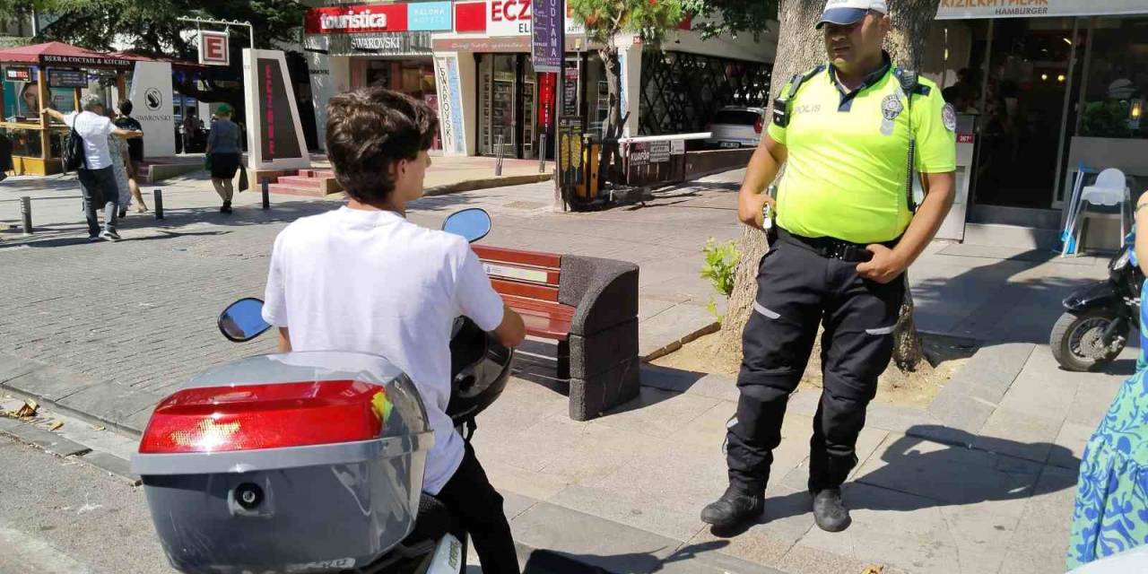 Bağdat Caddesi’nde Kurallara Uymayan Elektrikli Scooter Sürücülerine Ceza