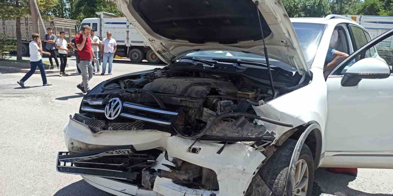 Ahlat Belediye Başkanı Çoban Trafik Kazası Geçirdi