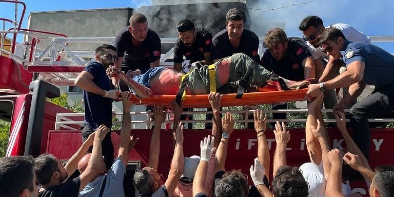 Yalova’da Çıkan Yangında 92 Yaşındaki Yaşlı Adamı İtfaiye Ekipleri Kurtardı
