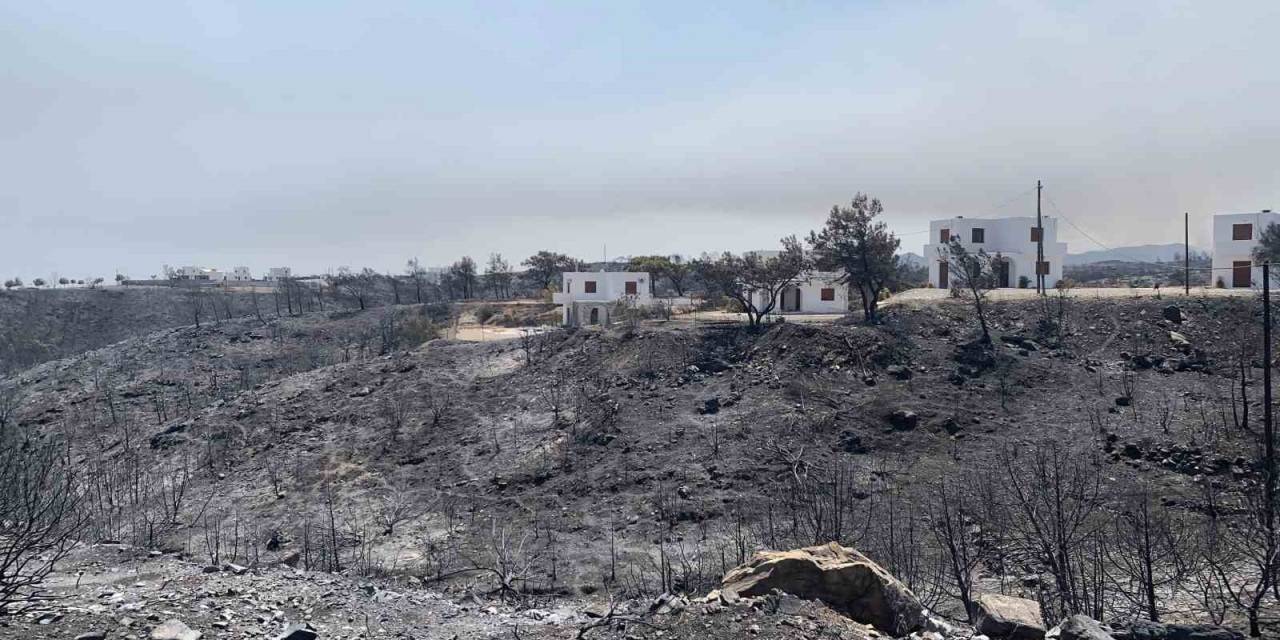 Yunanistan’dan Yangınlardan Etkilenen Turistlere Bir Hafta Ücretsiz Tatil Sözü