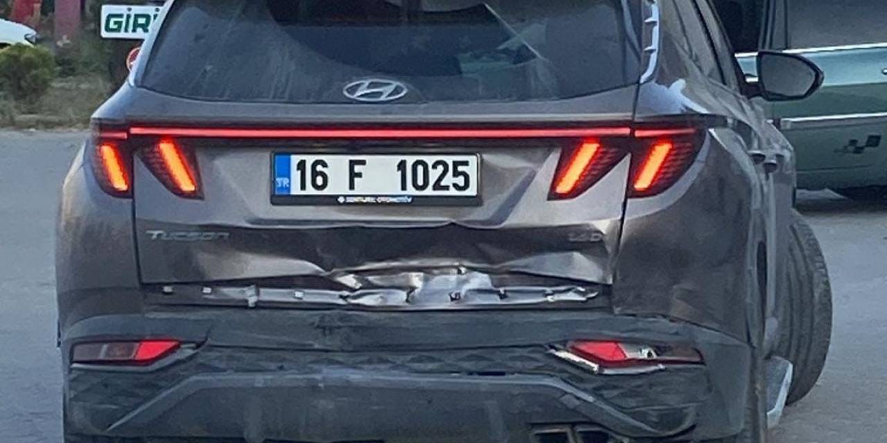 Bursa’da 2 Otomobil Çarpıştı; 5 Yaralı