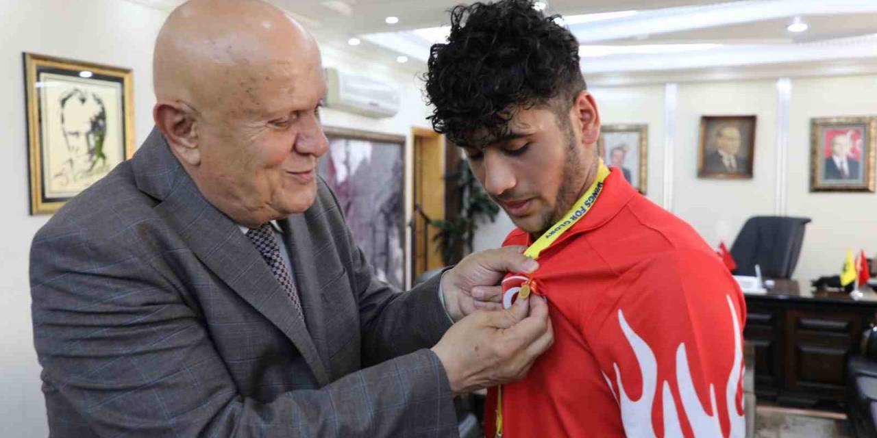 Başkan Pekmezci Avrupa Şampiyonunu Kabul Etti