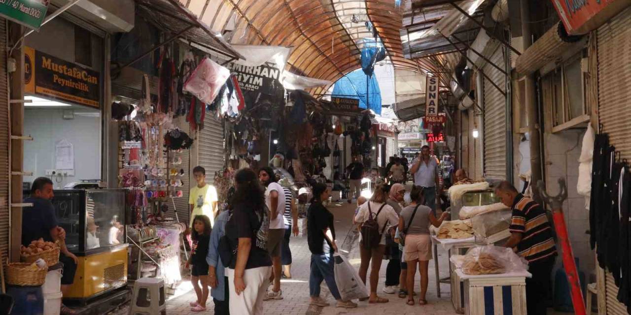 Antakya’nın Kalbi Tarihi Uzun Çarşı Esnafı İhtişamları Günlerine Dönüyor